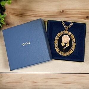 Vintage Avon Rose Cameo Style Mirror Back Pendant 30” Gold Tone Necklace